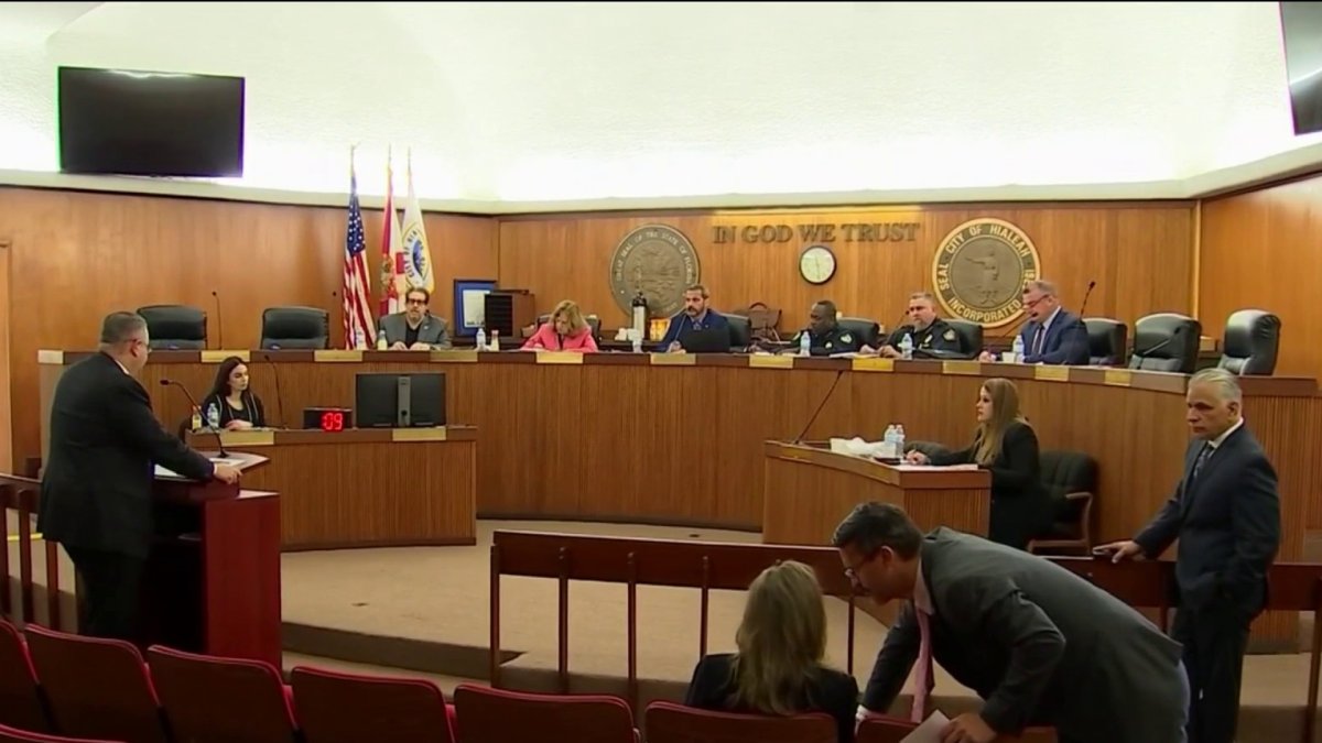 Entrevistan a candidatos para jefe policial de Hialeah Telemundo