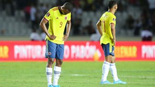 Harold Preciado de Colombia reacciona al saber que su equipo está fuera de la copa del mundo después del partido de clasificación para la Copa Mundial de la FIFA Qatar 2022 entre Venezuela y Colombia en el Estadio Cachamay el 29 de marzo de 2022 en Puerto Ordaz, Venezuela.