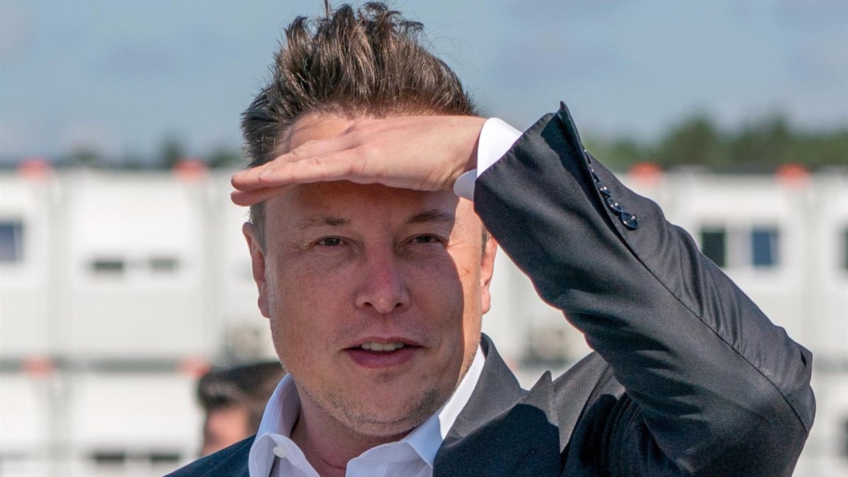 Elon Musk quiere comprar Twitter, ofrece 43,000 millones de dólares