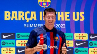 sustantivo bota postura Lewandowski tras fichar con el Barcelona por más de $50 millones: “Estoy  aquí para ayudar al Barça a volver a lo más alto” – Telemundo Miami (51)