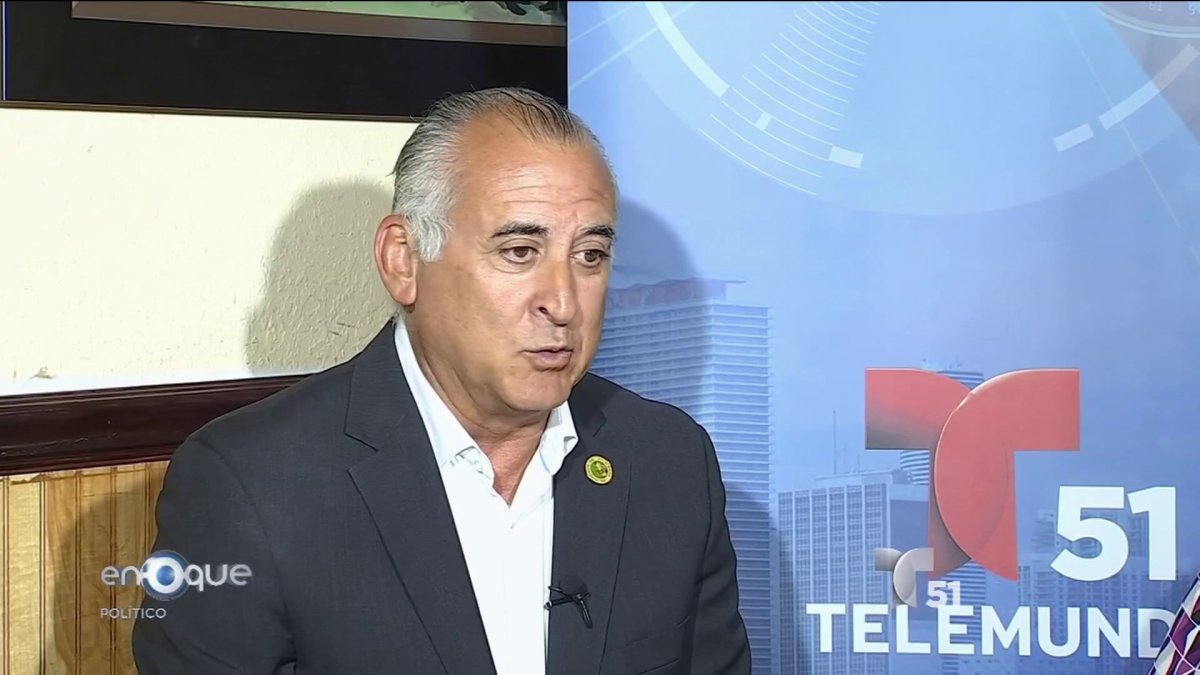 Alcalde de Hialeah, Esteban Bovo “Este ha sido un proceso de aprendizaje” Telemundo Miami (51)