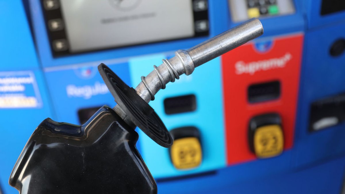 Florida: Gas Prices Remain Near 2023 Peak
