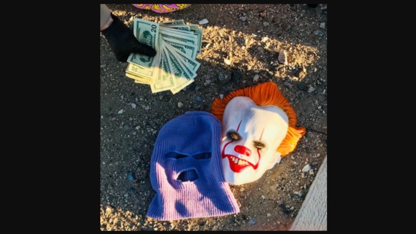 Hombre con máscara de payaso ‘IT’ arrestado en relación con agresión sexual y robo.