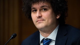 Samuel Bankman-Fried, fundador y director ejecutivo de FTX, testifica durante una audiencia del Comité Senatorial de Agricultura, Nutrición y Silvicultura sobre "Examen de activos digitales: riesgos, regulación e innovación", en Capitol Hill en Washington, DC, el 9 de febrero de 2022.