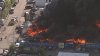 Incendio de gran magnitud en depósito de chatarra en Hialeah