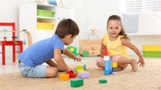 Foto de niños jugando.