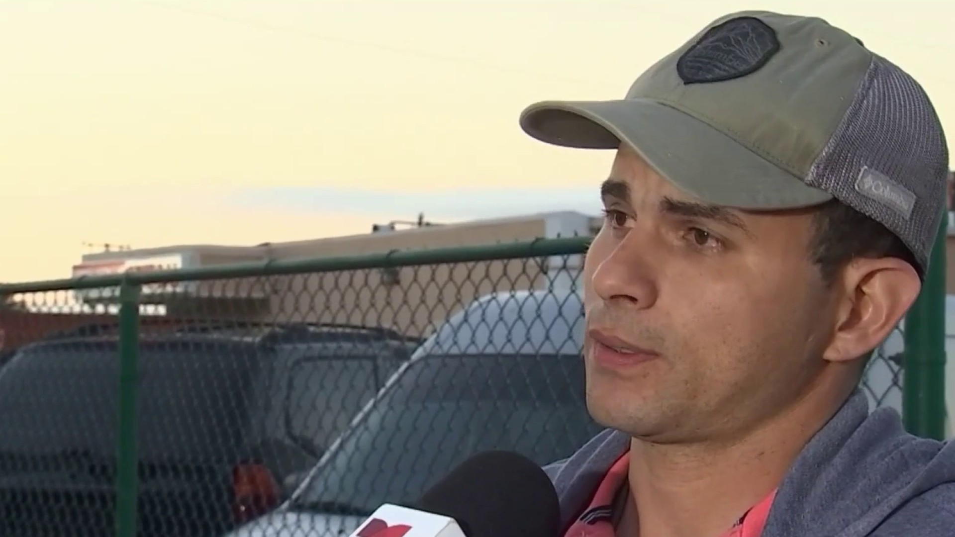 Cubanos piden ayuda en iglesia Rescate de Hialeah: piden que les dejen trabajar – Telemundo Miami (51) Cubanos piden ayuda en iglesia Rescate de Hialeah: piden que les dejen trabajar – Telemundo Miami (51)