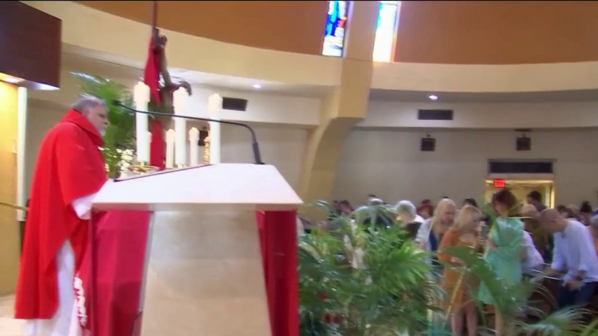 Miami parishioners celebrate Palm Sunday