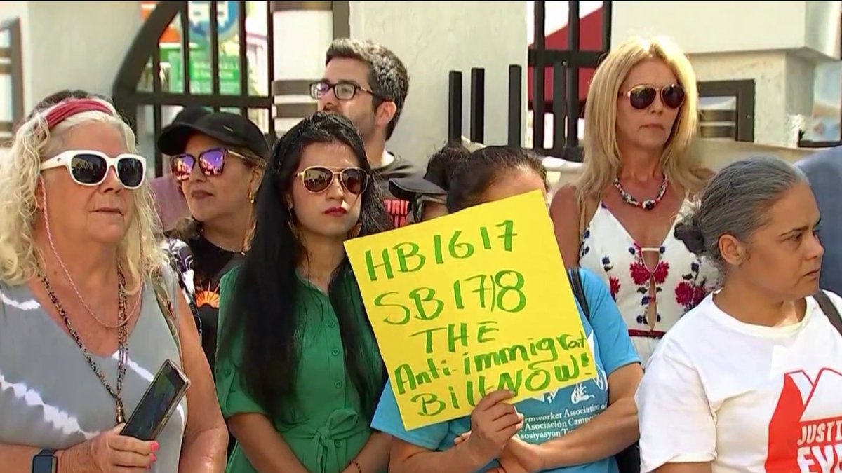 Protest in Miami against anti-immigrant bill