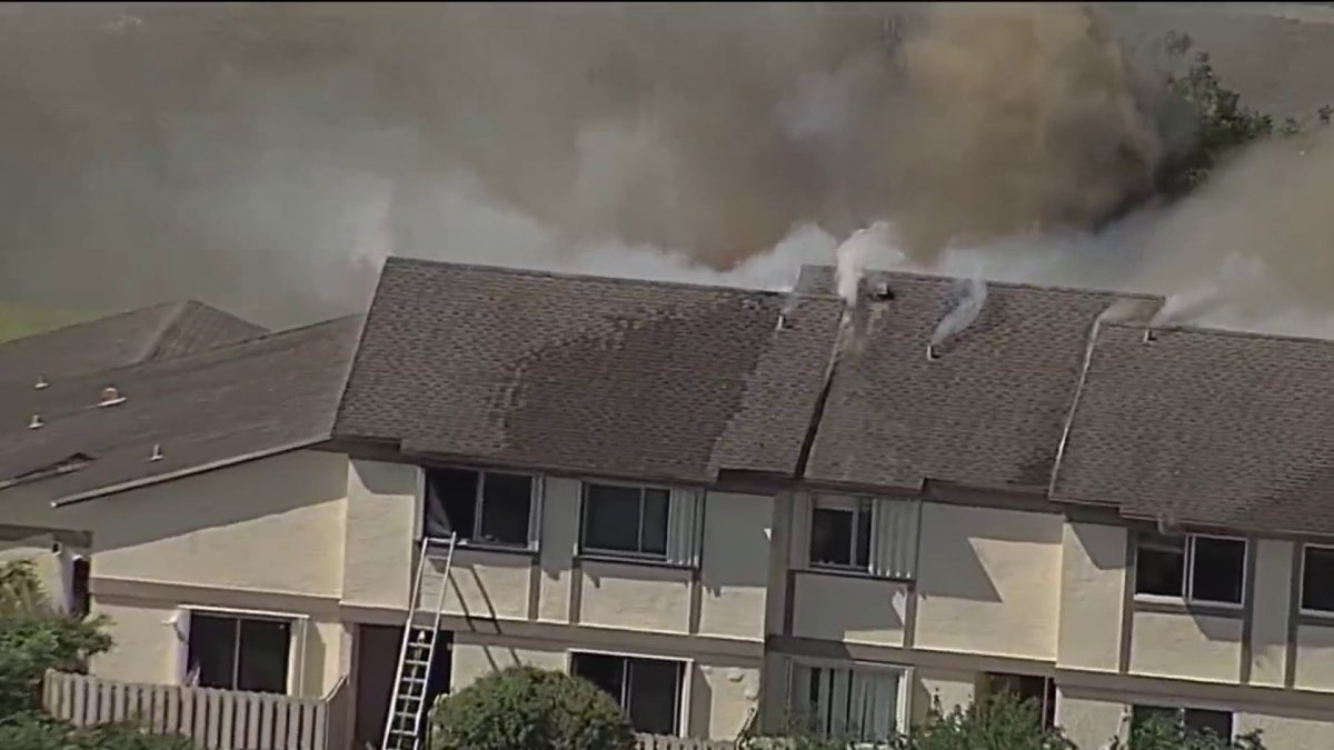 Large fire damages neighborhood homes in Sunrise