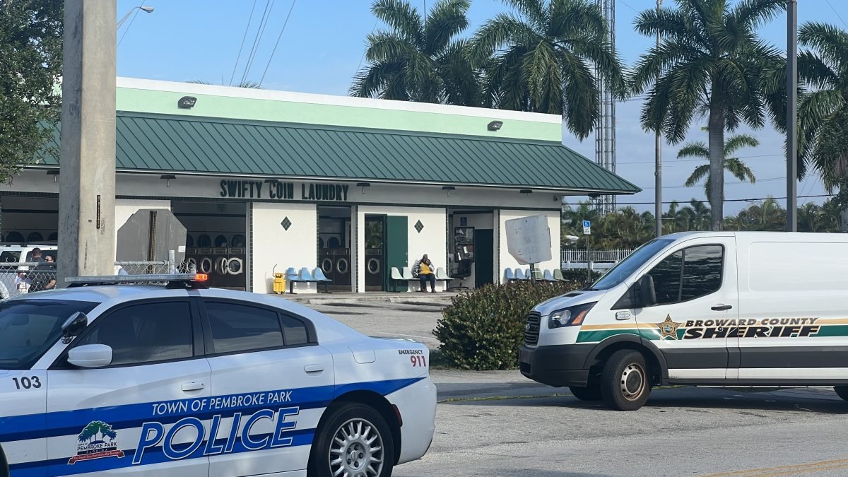 Shooting outside laundromat in Pembroke Park injures 1 person