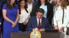 Gobernador Ron DeSantis firma en Miami varias leyes relacionadas con educación