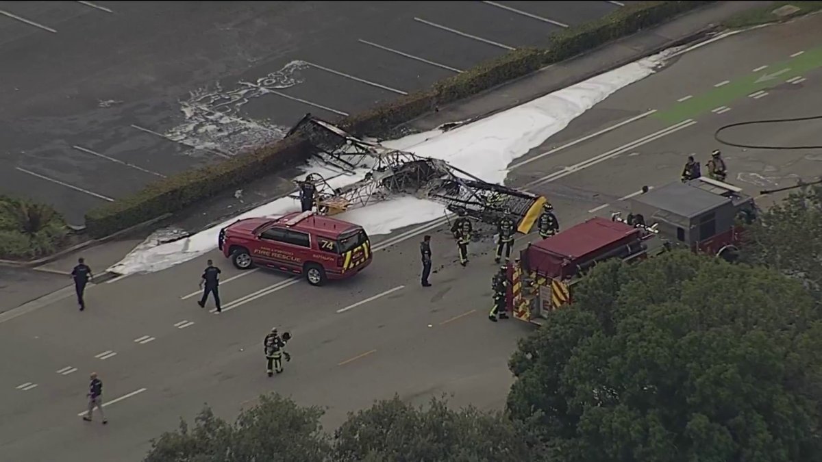 Avioneta cae en una calle de Hollywood – Telemundo Miami (51)