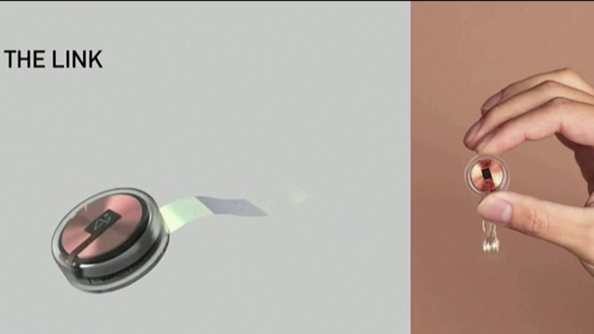 FDA aprueba ensayos con humanos de un chip que se implantaría en el