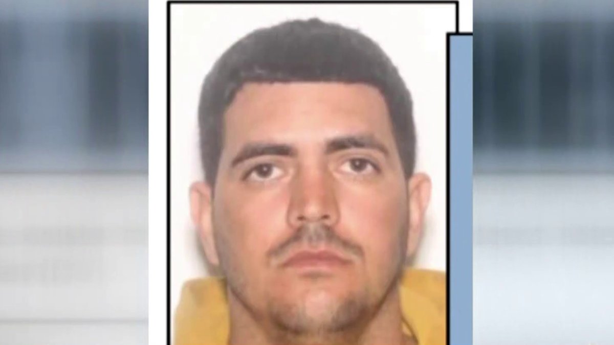 Buscan al hombre que huyó tras apuñalar a tres personas – Telemundo ...