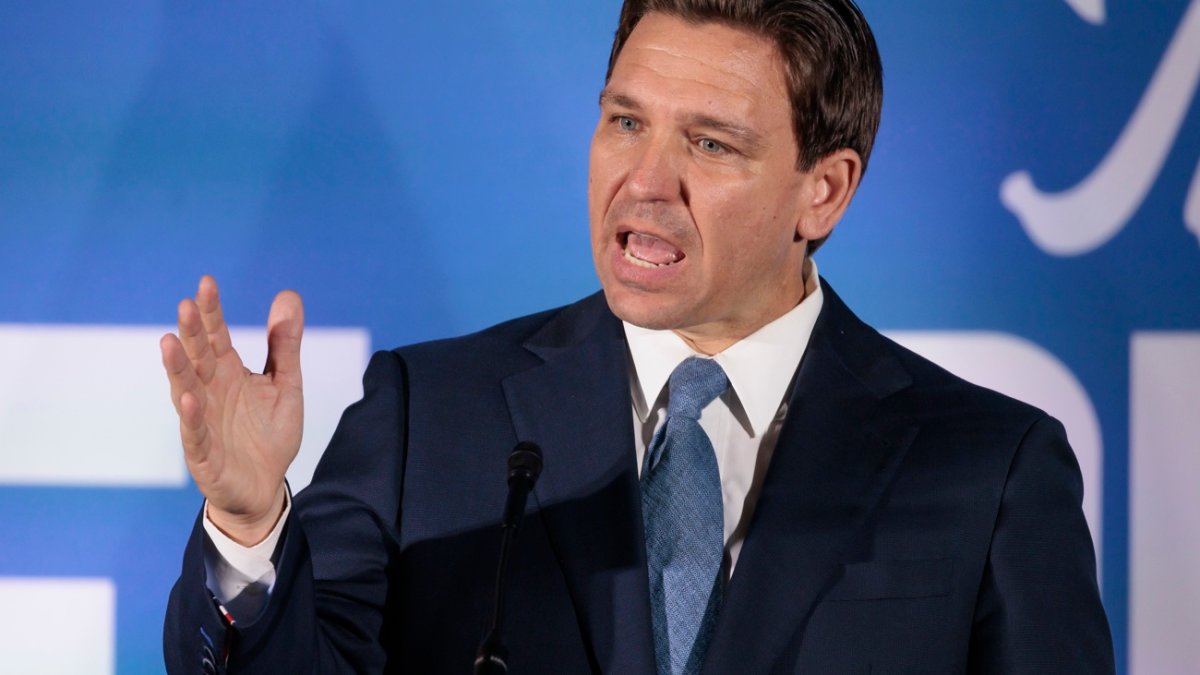 Ron DeSantis Advises Against New Vaccines for Under 65s, Contradicting Biden Administration – Florida Governor’s Controversial Stance