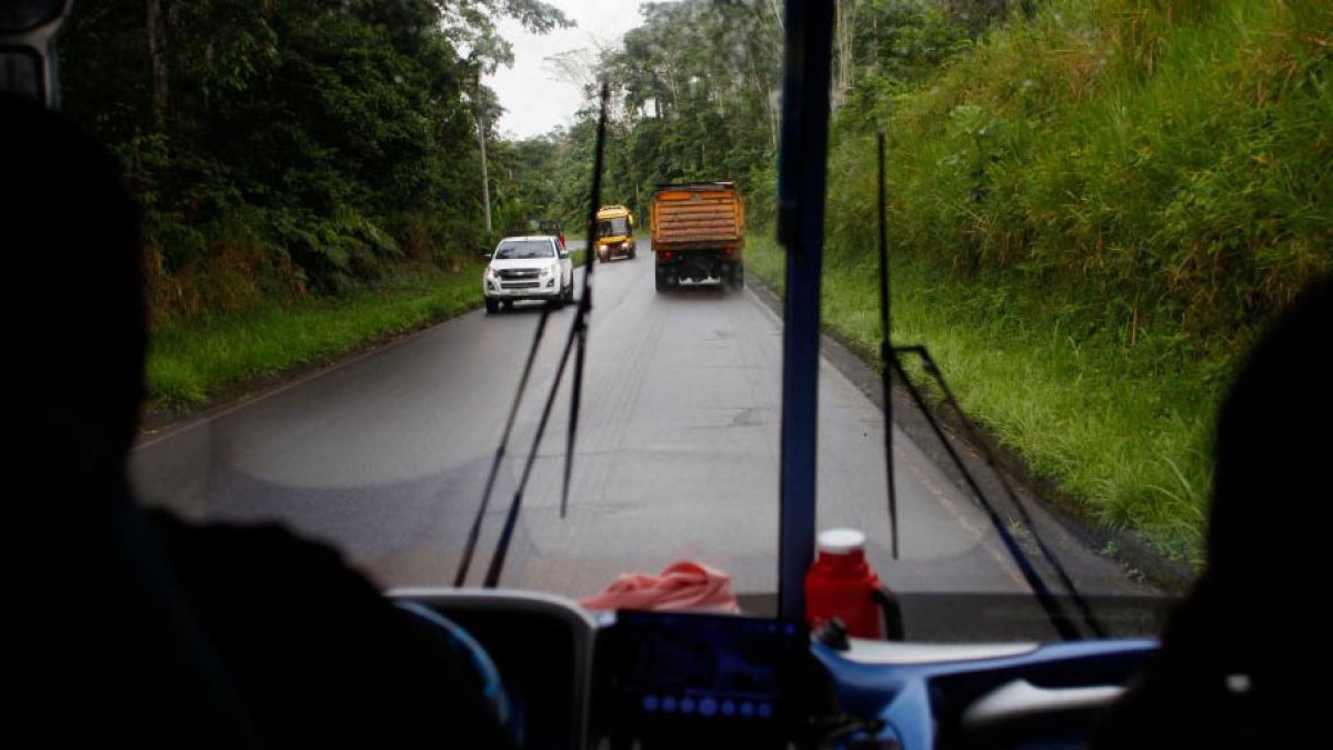 Ecuador Choque Entre Autobús Y Dos Camiones Deja Muertos Telemundo