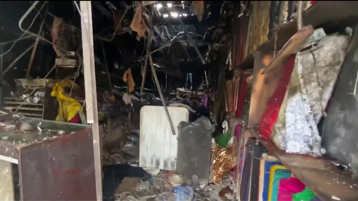 Incendio en La Pequeña Habana afecta un pequeño centro comercial ...