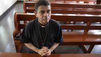Nicaragua: excarcelan y envían al Vaticano a monseñor Rolando Álvarez, afirma obispo Báez desde Miami