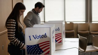 La encuesta dejó interesantes datos sobre los votantes hispanos en Estados Unidos (foto de archivo).