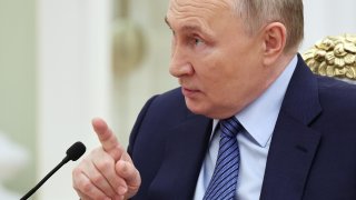 Putin dice que Ucrania ataca a Rusia para interferir en las elecciones presidenciales