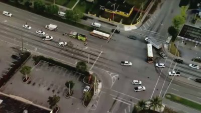 Accidente de tránsito en Miami Gardens involucra a un bus escolar