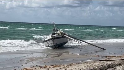 Embarcación con migrantes llega a una playa de Florida