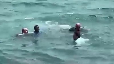 Buen samaritano rescata a un joven del mar en Boca Ratón