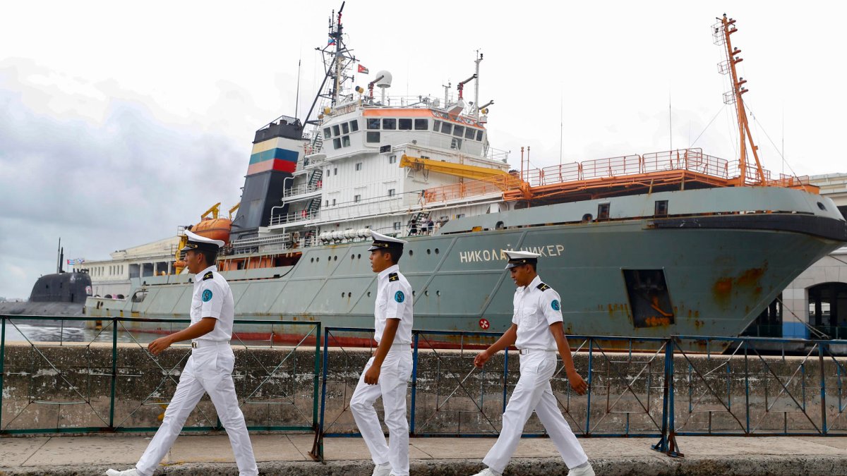 Tensión por flotilla naval rusa en Cuba; un submarino de EEUU llega a ...