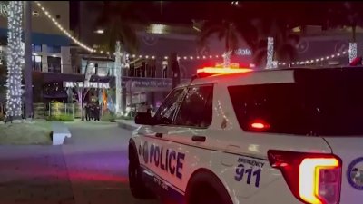 Dos policías de Doral demandan a Martini Bar tras tiroteo fatal en abril