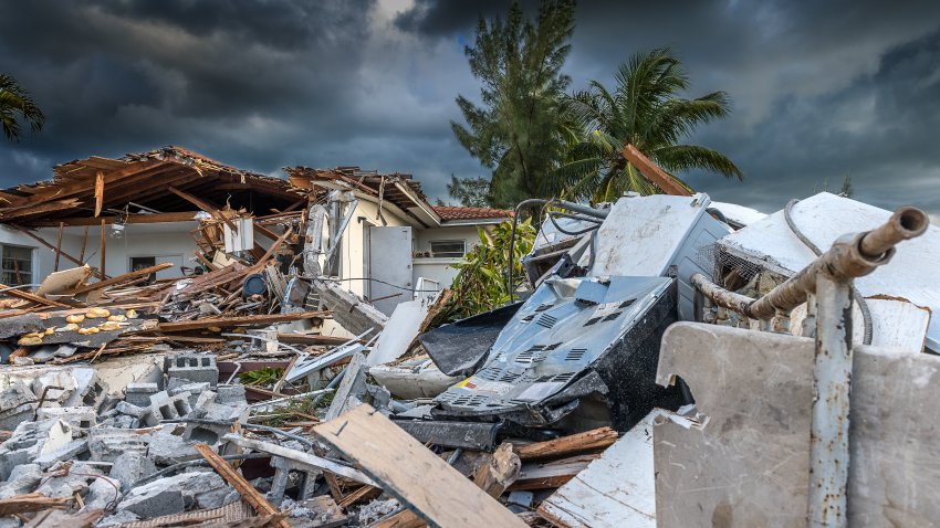 Casa destruida por el paso de un huracán en Florida.