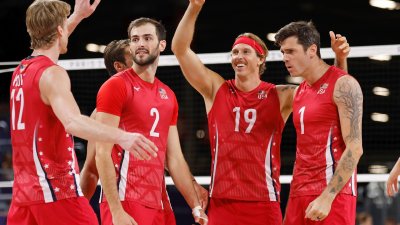 LO MÁS DESTACADO: Mira cómo el equipo masculino de voleibol de EEUU se lleva el bronce contra Italia