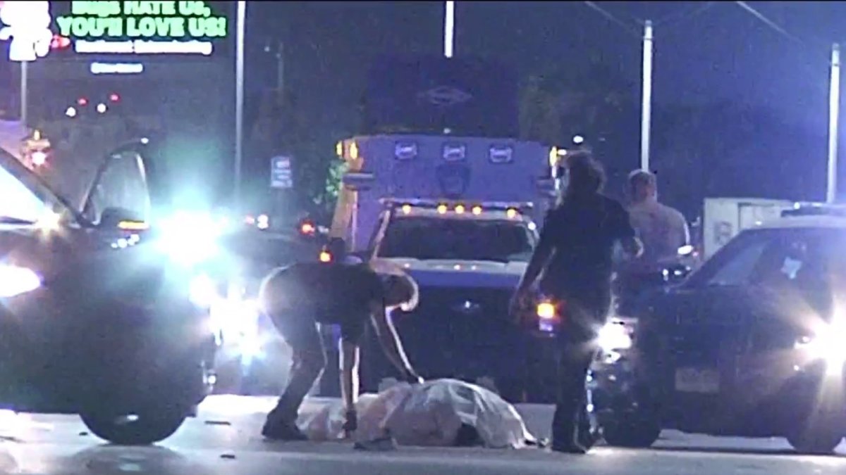 Hombre intentando cruzar I-95 es atropellado por una motocicleta ...
