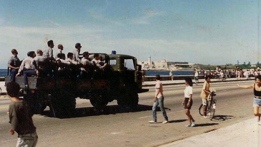 La intrahistoria de las icónicas fotos del Maleconazo, 30 años después: "Era el único ahí"