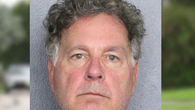 Doctor de Broward enfrenta cargos de pornografía infantil