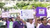 Decenas de personas se reunieron en Miami en defensa de los derechos reproductivos