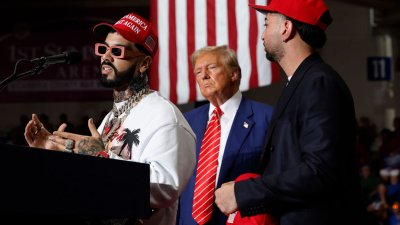 Anuel AA y Justin Quiles aparecen en mitin de Trump. El expresidente admite que no sabe quiénes son