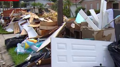 En la Bahía de Tampa preocupa la gran cantidad de escombros en las calles