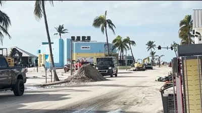 Fort Myers Beach: comerciantes inician el camino de recuperar sus locales