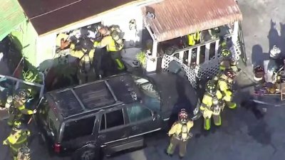 Incendio en casa móvil de Miami-Dade deja un hospitalizado y un perro muerto