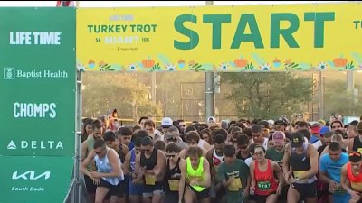 Celebran día de Acción de Gracias con el Turkey Trot