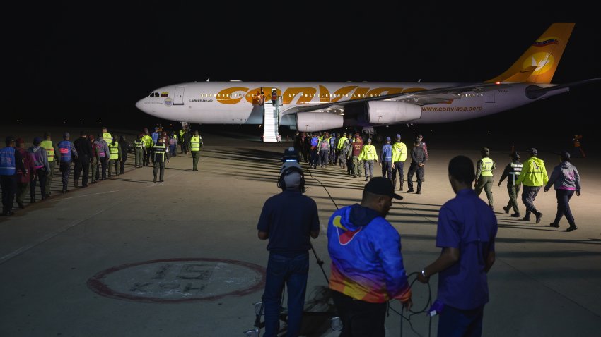 An aircraft transporting deported individuals from the US arrives at Simon Bolivar International Airport (CCS) in Maiquetia, Vargas state, Venezuela, early on Monday, March 24, 2025. Deportation flights from the US resumed on Sunday after an agreement was reached between the two governments, according to a top Venezuelan official. Photographer: Bloomberg