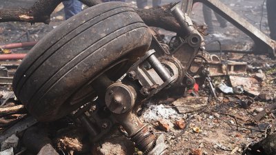 Nuevas imágenes del accidente mortal de un avión Boeing en India
