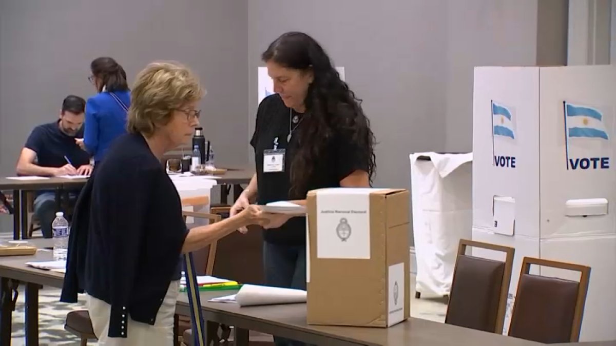 Argentinos en el sur de Florida votan en elecciones clave – Telemundo ...