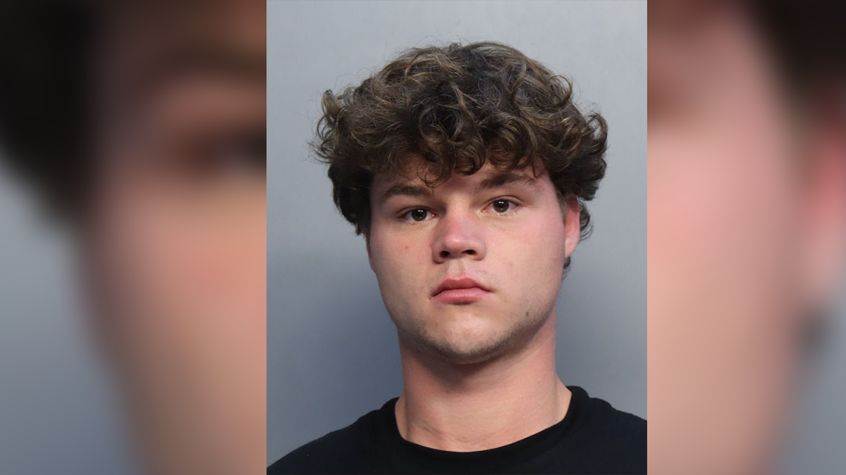 Detienen a influencer Jack Doherty en Miami Beach – Telemundo Miami (51)