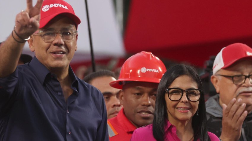 Delcy Rodríguez firma la reforma de Ley de Hidrocarburos