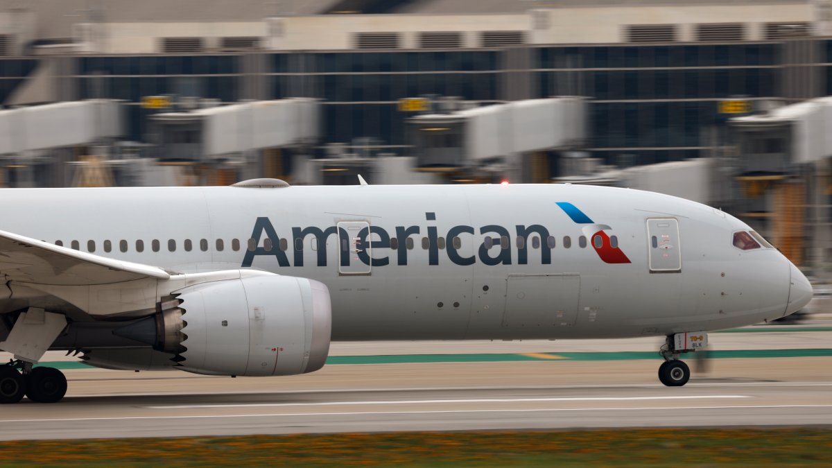 Vuelo que salía de MIA detiene despegue al detectar otro avión en la pista