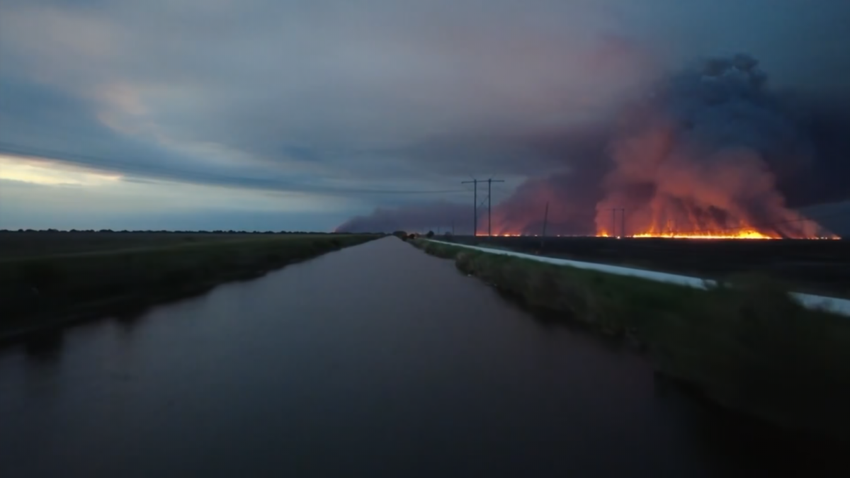Incendio quema miles de acres al oeste de la U.S. 27 en Broward y Miami-Dade