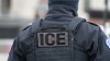 ICE aprueba contrato de $16.7 millones para comprar 6,000 pares de guantes de electrochoques