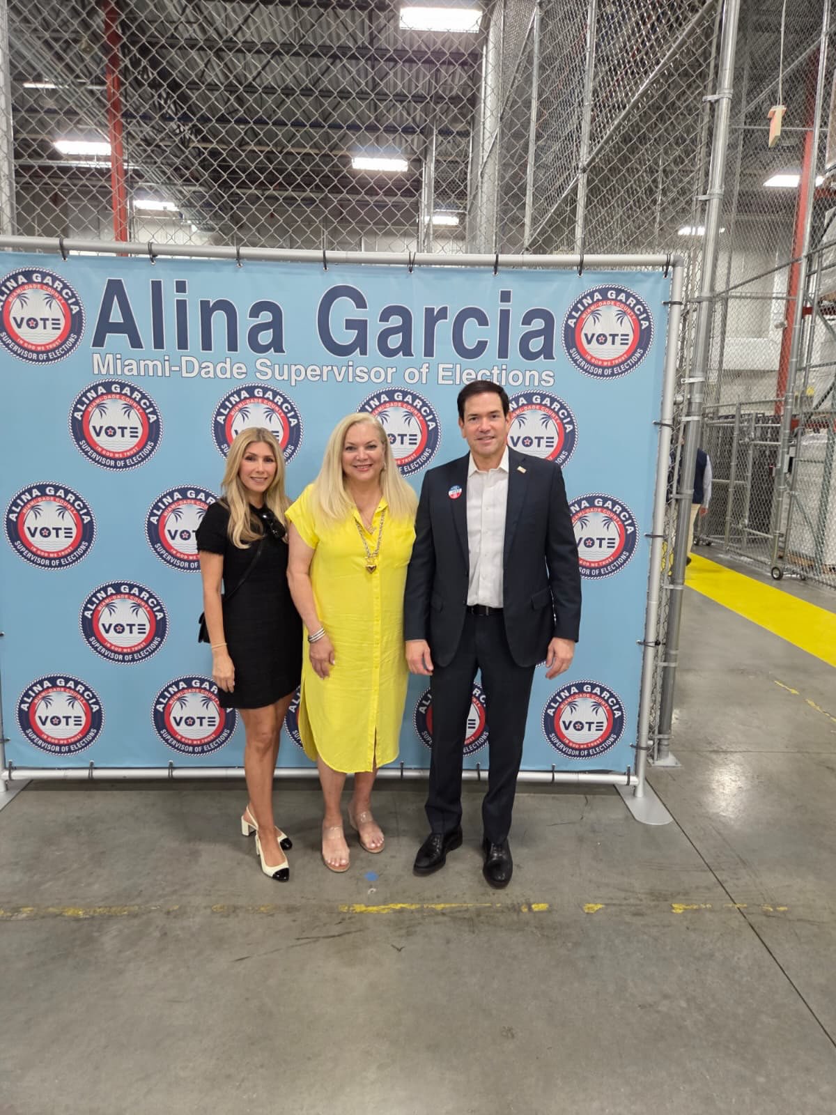 Marco Rubio vota en Miami-Dade durante el último día de votación anticipada